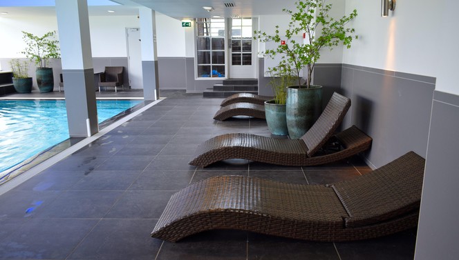 Indoor swimming pool Hotel Volendam